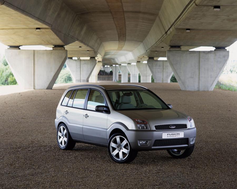  Ford Fusion Concept 2002 года  (фото 6 из 12)